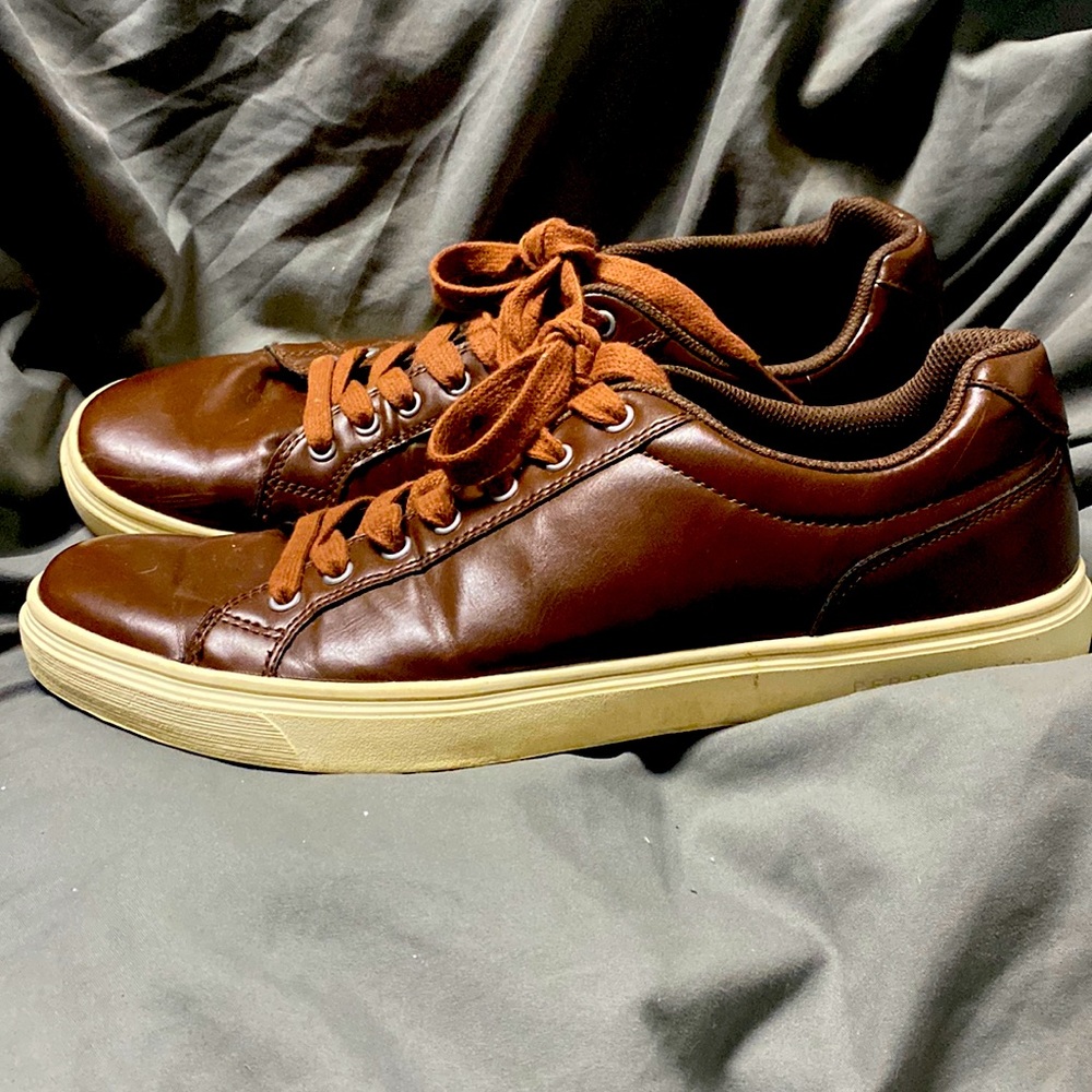 Men’s Perry Ellis Leather Sneakers Size 11